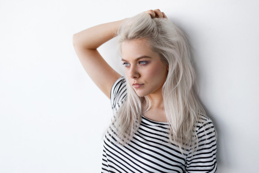 Aschblond: Trendhaarfarbe mit kühlen Nuancen